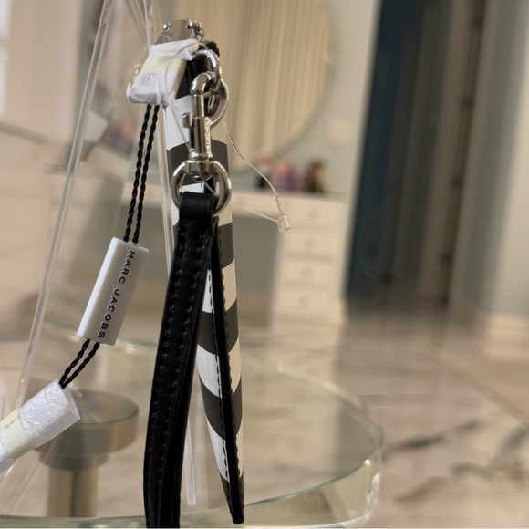 NWT Marc Jacobs Betty Boop Leather Clutch Bag - Picture 3 of 5